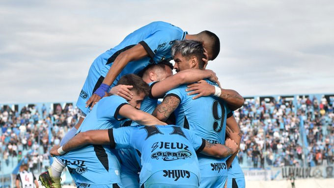 Temperley ganó y se ilusiona con la cima