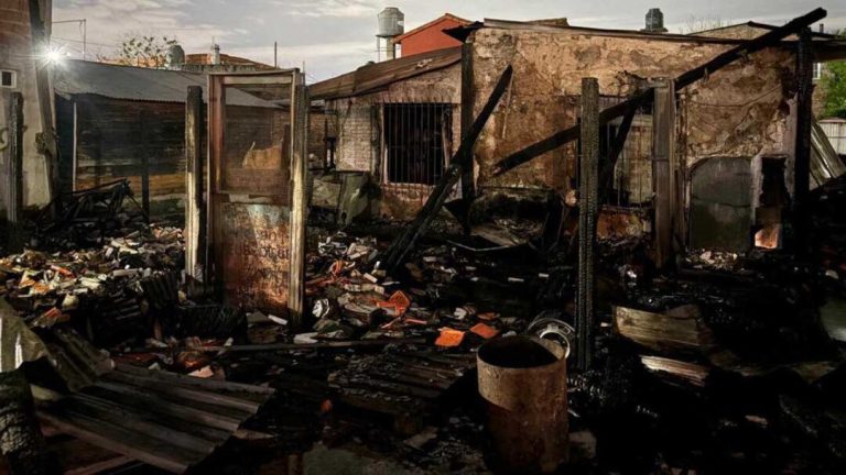 Trágico incendio en San José: murió una nena