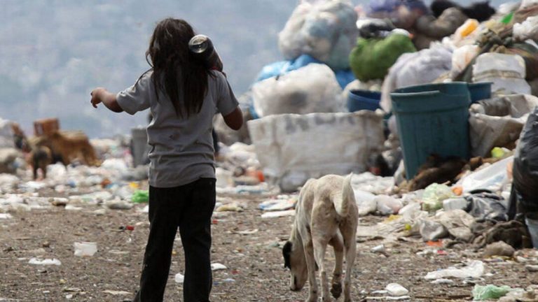 La pobreza volvería a subir y rondaría el 30%