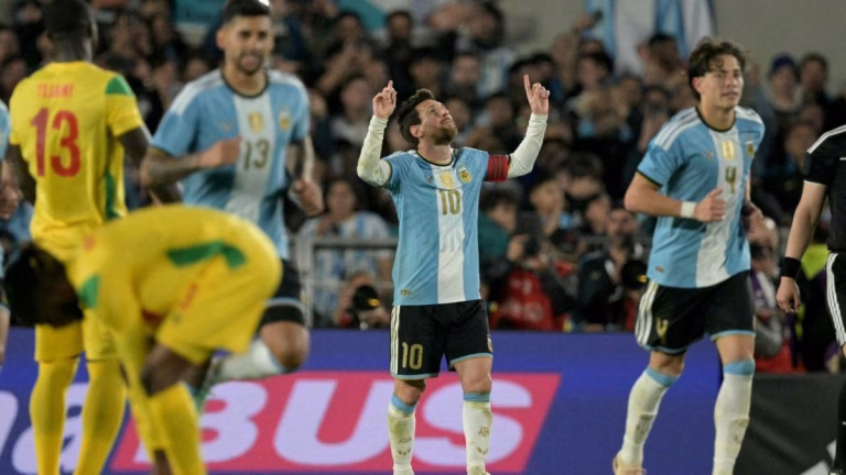 Messi tuvo su despedida en una noche histórica